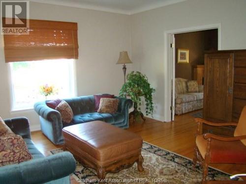 73 Main Street West, Ridgetown, ON - Indoor Photo Showing Living Room