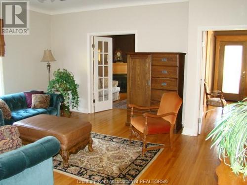 73 Main Street West, Ridgetown, ON - Indoor Photo Showing Living Room