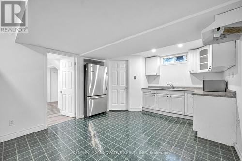 63 Wheatfield Crescent, Kitchener, ON - Indoor Photo Showing Kitchen