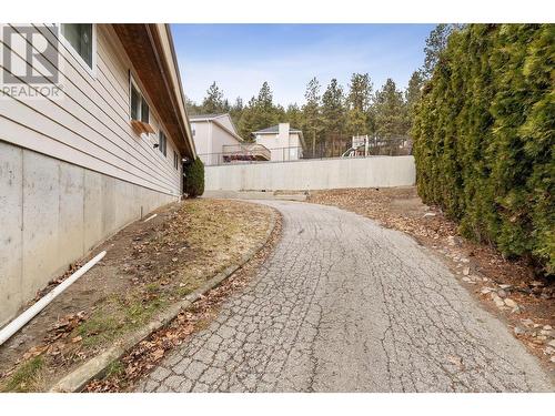 154 Applebrooke Crescent, Kelowna, BC - Outdoor