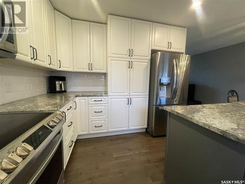 735 Jasper Street, Maple Creek, SK - Indoor Photo Showing Kitchen