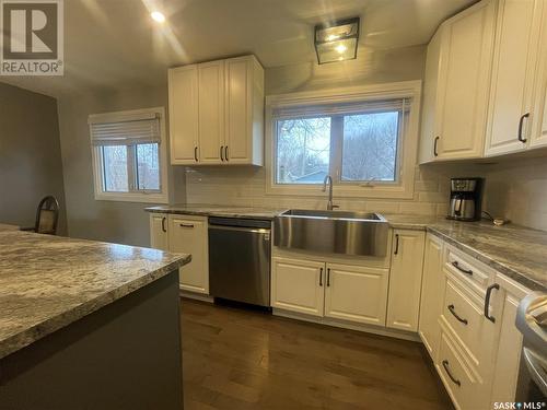 735 Jasper Street, Maple Creek, SK - Indoor Photo Showing Kitchen