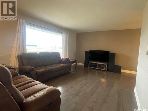 735 Jasper Street, Maple Creek, SK - Indoor Photo Showing Living Room