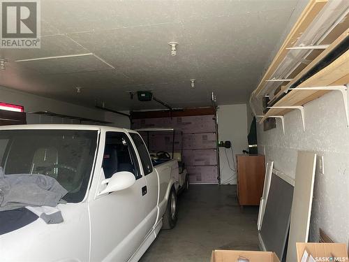 735 Jasper Street, Maple Creek, SK - Indoor Photo Showing Garage