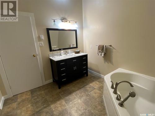 219 Jubilee Crescent, Landis, SK - Indoor Photo Showing Bathroom