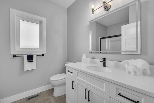 3755 St. James Drive, West Kelowna, BC - Indoor Photo Showing Bathroom