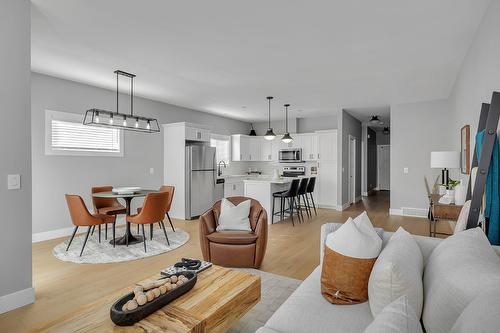 3755 St. James Drive, West Kelowna, BC - Indoor Photo Showing Living Room