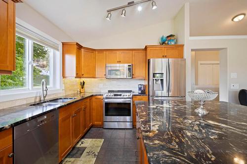 3642 Yorkton Road, West Kelowna, BC - Indoor Photo Showing Kitchen With Double Sink