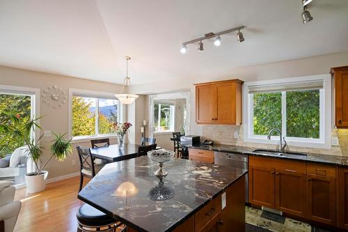 3642 Yorkton Road, West Kelowna, BC - Indoor Photo Showing Kitchen With Double Sink