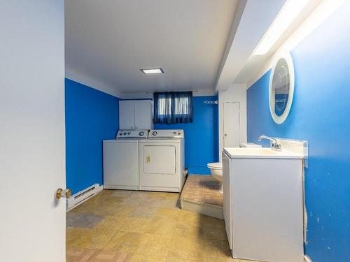 Bathroom - 2670 Rue Raudot, Montréal (Le Sud-Ouest), QC - Indoor Photo Showing Laundry Room