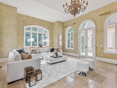 55 Greenvalley Circ, Whitchurch-Stouffville, ON - Indoor Photo Showing Living Room