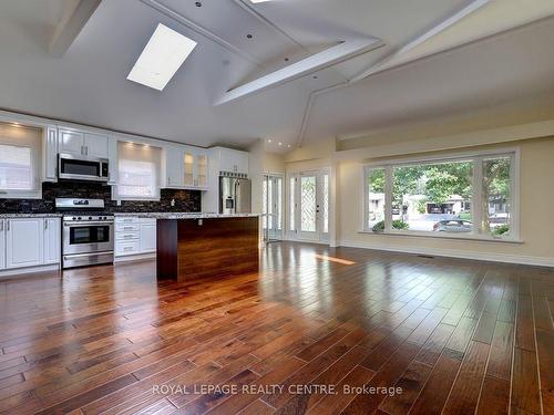 753 Fletcher Valley Cres, Mississauga, ON - Indoor Photo Showing Kitchen