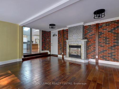 753 Fletcher Valley Cres, Mississauga, ON - Indoor Photo Showing Living Room With Fireplace