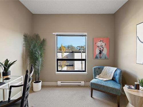 419-870 Short St, Saanich, BC - Indoor