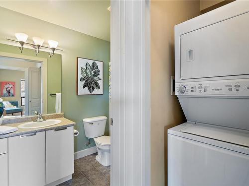 419-870 Short St, Saanich, BC - Indoor Photo Showing Laundry Room