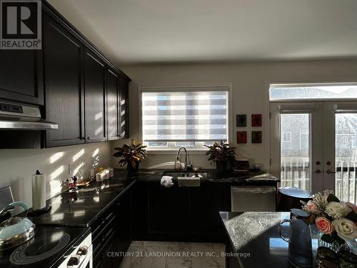 69 Bud Leggett Crescent, Georgina, ON - Indoor Photo Showing Kitchen