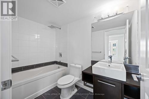 1205 - 25 Town Centre Court, Toronto, ON - Indoor Photo Showing Bathroom