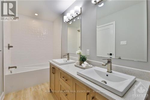 320 Lewis W Street, Merrickville-Wolford, ON - Indoor Photo Showing Bathroom