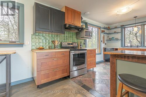 5561 Marion Street, Thames Centre (Dorchester), ON - Indoor Photo Showing Kitchen