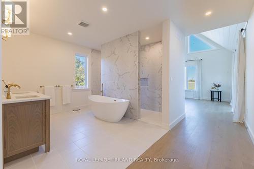 73952 Durand Street, Bluewater (Zurich), ON - Indoor Photo Showing Bathroom