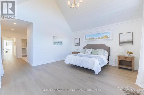 73952 Durand Street, Bluewater (Zurich), ON - Indoor Photo Showing Bedroom