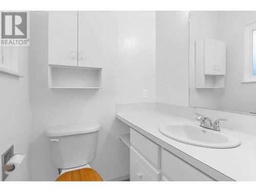 3945 Victoria Place, Port Coquitlam, BC - Indoor Photo Showing Bathroom