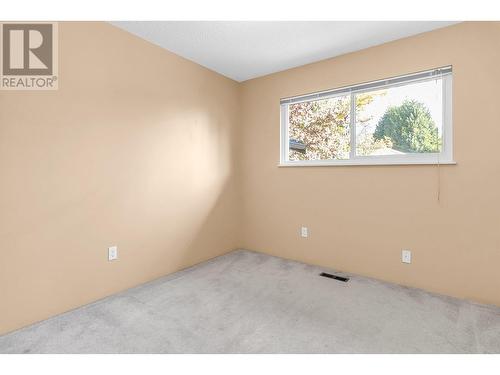 3945 Victoria Place, Port Coquitlam, BC - Indoor Photo Showing Other Room