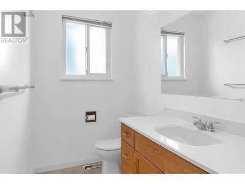 3945 Victoria Place, Port Coquitlam, BC - Indoor Photo Showing Bathroom