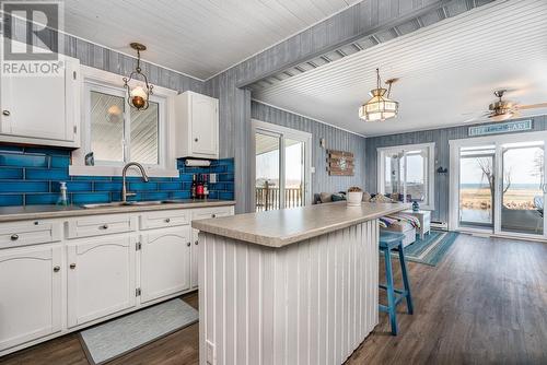 6810 St Francis Lane Private, Summerstown, ON - Indoor Photo Showing Kitchen