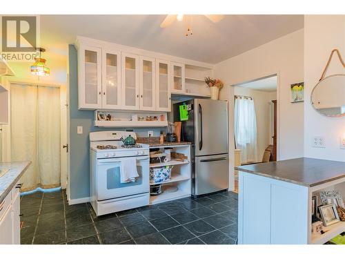 100 Rossland Avenue, Trail, BC - Indoor Photo Showing Kitchen