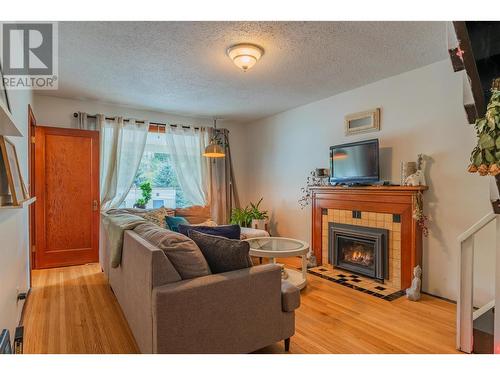 100 Rossland Avenue, Trail, BC - Indoor Photo Showing Living Room With Fireplace