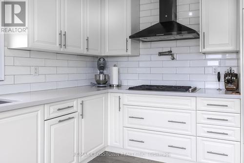 10 Stewart Crescent, Essa, ON - Indoor Photo Showing Kitchen