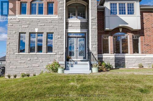 10 Stewart Crescent, Essa, ON - Outdoor With Facade