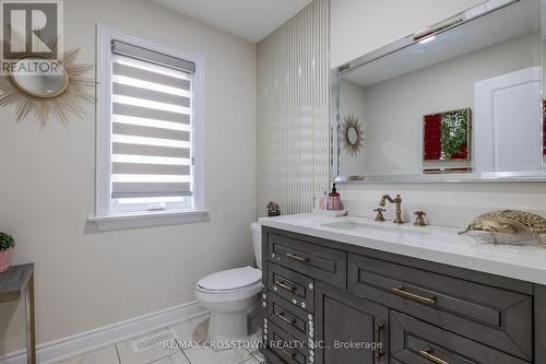 10 Stewart Crescent, Essa, ON - Indoor Photo Showing Bathroom