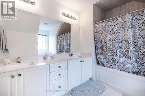 10 Stewart Crescent, Essa, ON - Indoor Photo Showing Bathroom