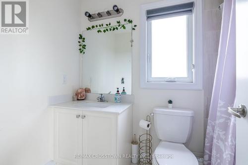 10 Stewart Crescent, Essa, ON - Indoor Photo Showing Bathroom