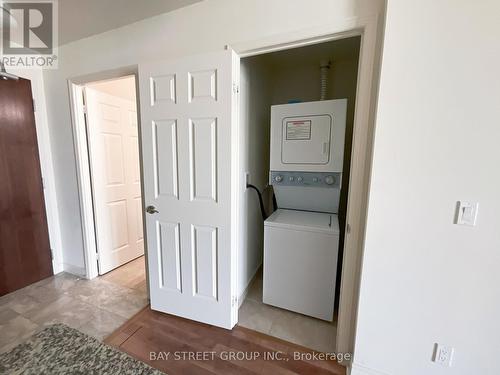 2002 - 339 Rathburn Road W, Mississauga, ON - Indoor Photo Showing Laundry Room