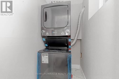 62 Elgin Drive, Brampton, ON - Indoor Photo Showing Laundry Room