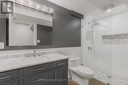 155 Grove Park Drive, Burlington, ON - Indoor Photo Showing Bathroom