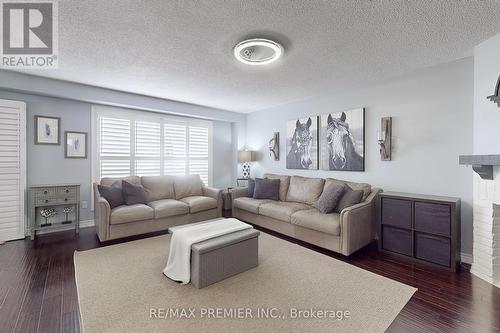 16 Jameson Crescent, Brampton, ON - Indoor Photo Showing Living Room