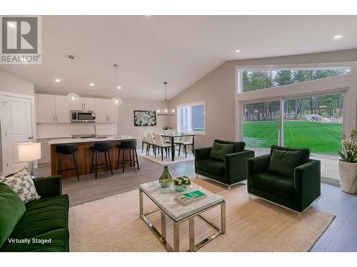 105 Corral Boulevard, Cranbrook, BC - Indoor Photo Showing Living Room