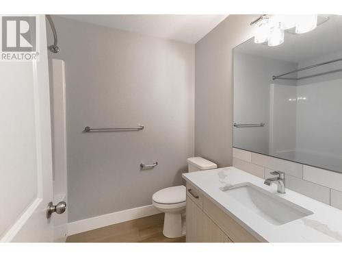 105 Corral Boulevard, Cranbrook, BC - Indoor Photo Showing Bathroom