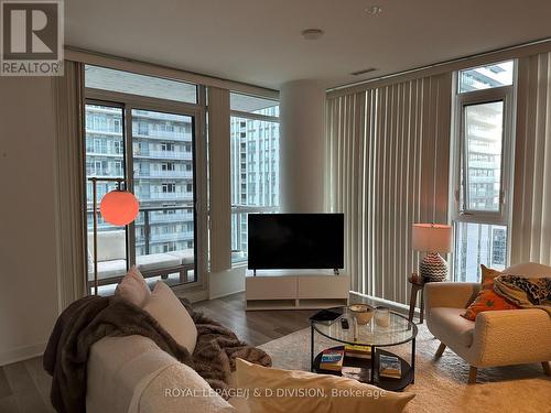 2611 - 290 Adelaide Street W, Toronto, ON - Indoor Photo Showing Living Room