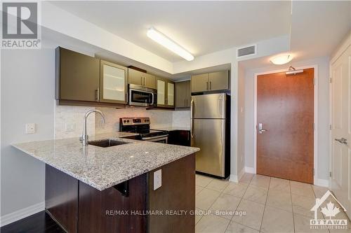 2304 - 195 Besserer Street, Ottawa, ON - Indoor Photo Showing Kitchen