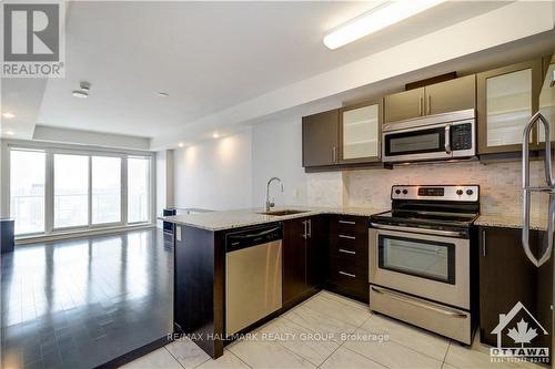 2304 - 195 Besserer Street, Ottawa, ON - Indoor Photo Showing Kitchen