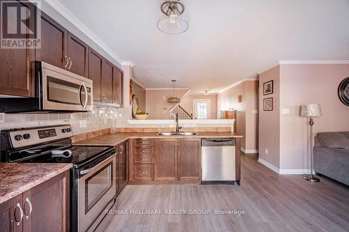 420 Meadowhawk Crescent, Ottawa, ON - Indoor Photo Showing Kitchen