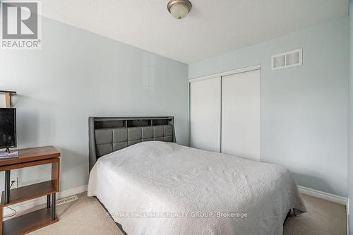 420 Meadowhawk Crescent, Ottawa, ON - Indoor Photo Showing Bedroom