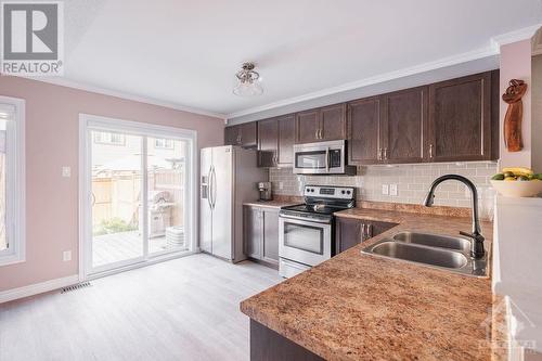 420 Meadowhawk Crescent, Ottawa, ON - Indoor Photo Showing Kitchen With Double Sink