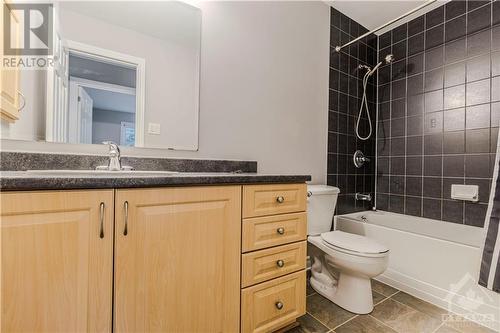 122 Whernside Terrace, Kanata, ON - Indoor Photo Showing Bathroom