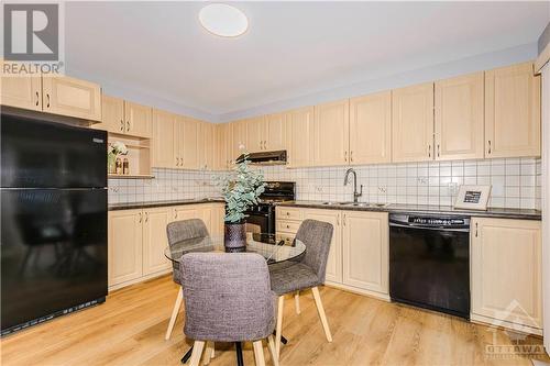 122 Whernside Terrace, Kanata, ON - Indoor Photo Showing Kitchen